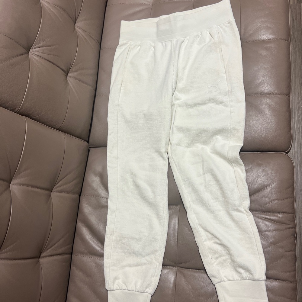 Women’s Cream PUMA track pants size M